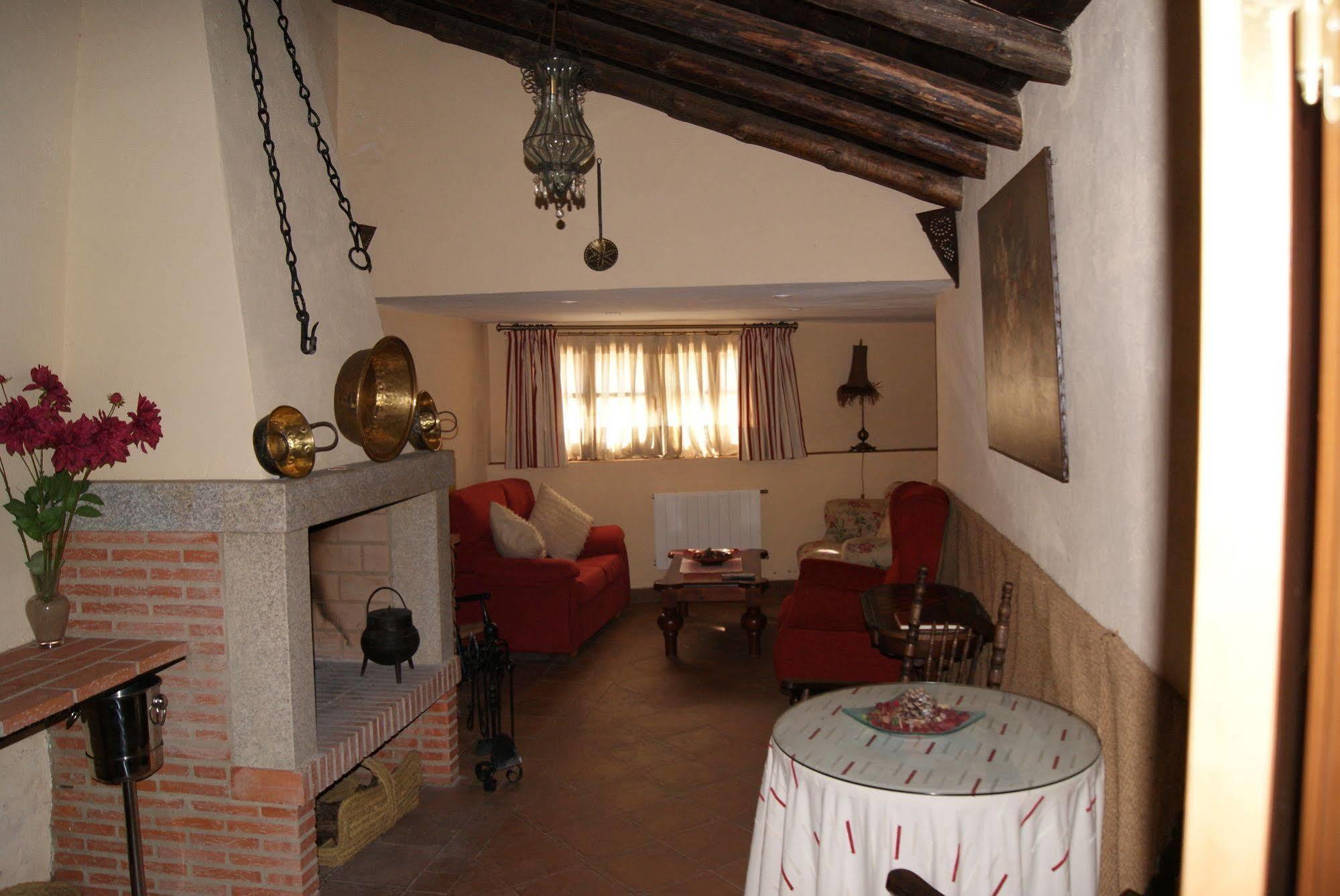 Hotel Rural La Fontanilla Fregenal de la Sierra Exterior photo